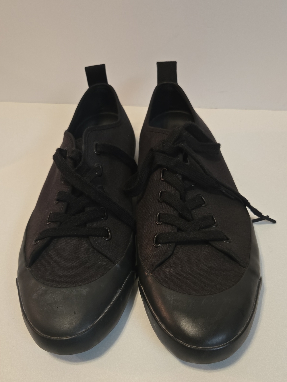 Uniqlo Men's Black Canvas Lace-Up Sneakers — Low Top